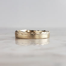 Load image into Gallery viewer, Mountain Peak Band, 10k Yellow Gold, 4mm wide