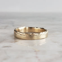 Load image into Gallery viewer, Mountain Peak Band, 10k Yellow Gold, 4mm wide