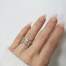 Load image into Gallery viewer, The Batlló  Ring, Sterling Silver
