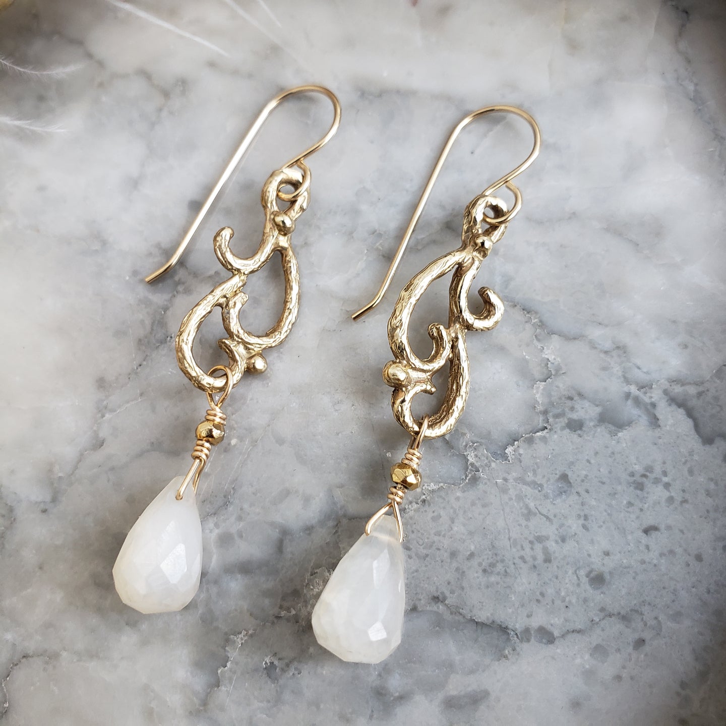 Sm. Swirl Dangle Earrings in Bronze and white Chalcedony